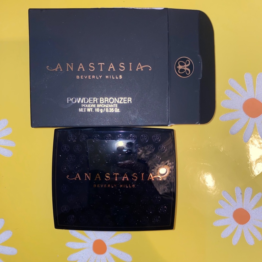 Anastasia Bronzer